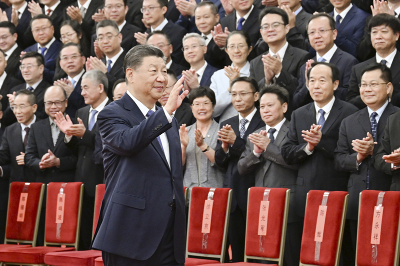 2024年9月23日，習(xí)近平總書記等黨和國(guó)家領(lǐng)導(dǎo)人接見探月工程嫦娥六號(hào)任務(wù)參研參試人員代表,。